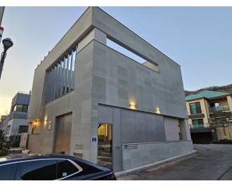 운중초인근 완벽리모델링한 통단독월세(10억/500만원), 중정.옥상 수영장. 내부최고급자재