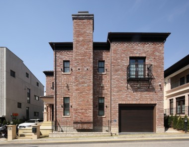 운중동 인기블럭위치. 럭셔리한 미국식 목조주택, 추천매물(38.5억),최고급수입자재.실내주차1대.세안고